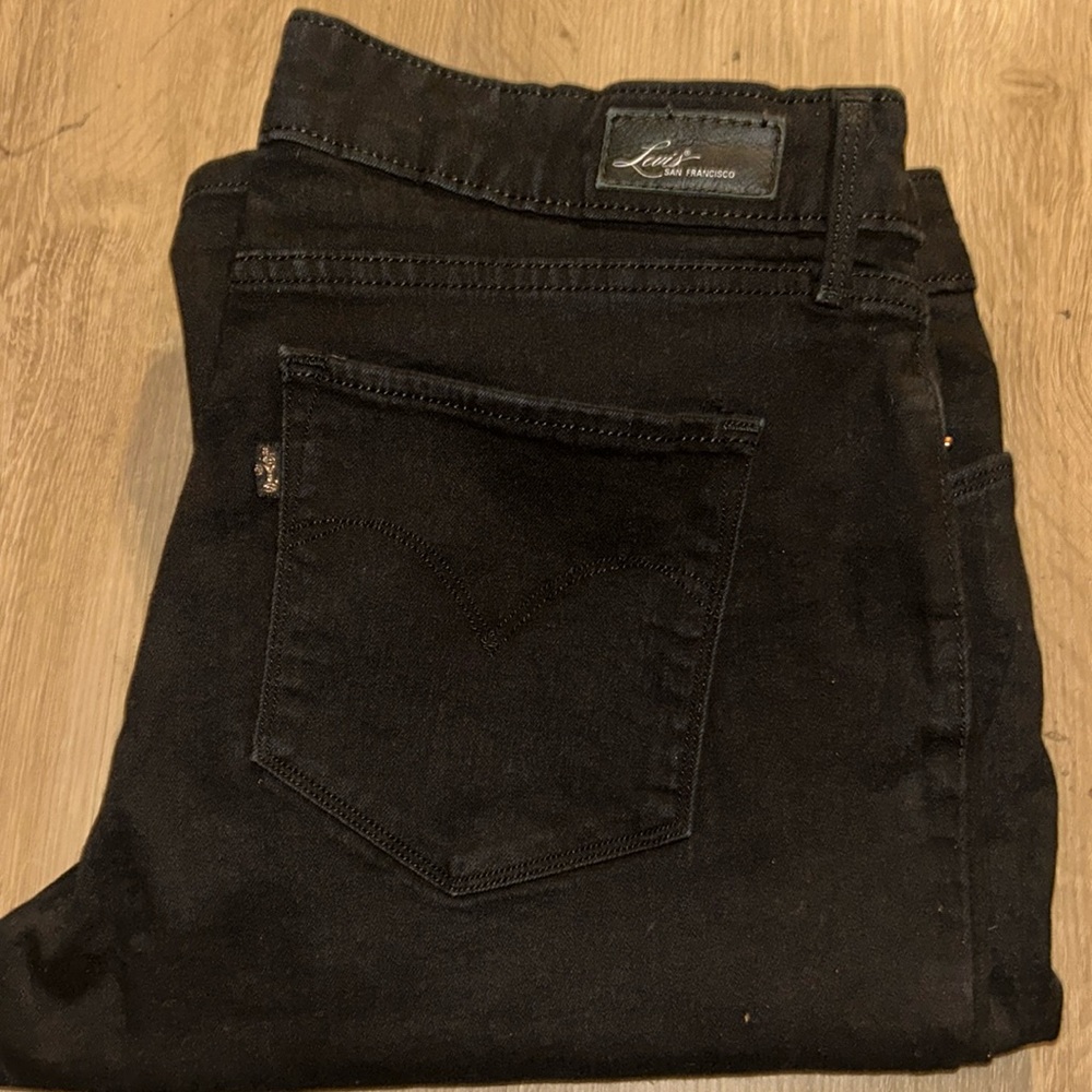 Levi’s bold curvy size 33/34 with stretch skinny